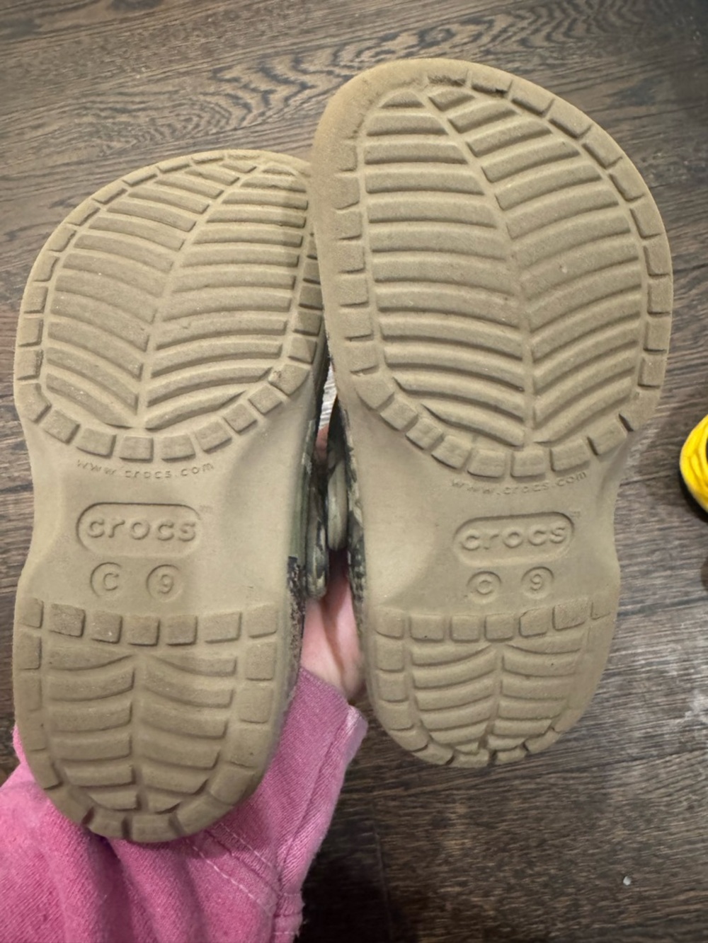 Camo Crocs. Size 9 toddler. - Picture 6 of 8